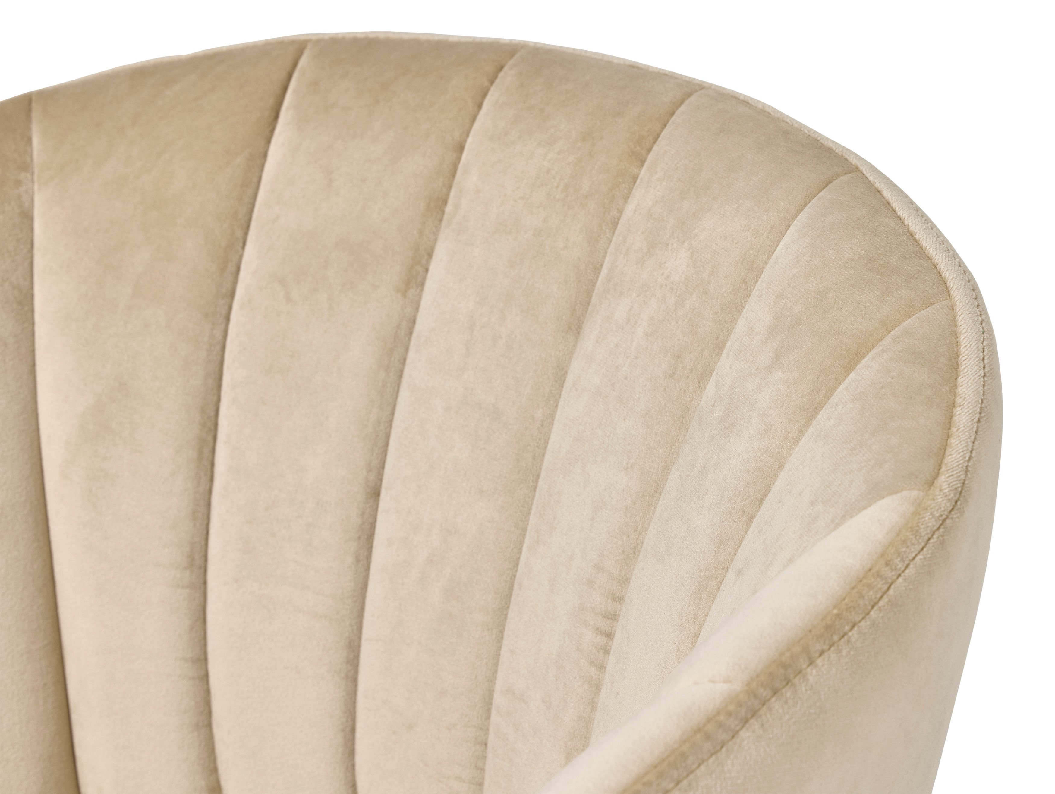 Selina Karmstol view 4