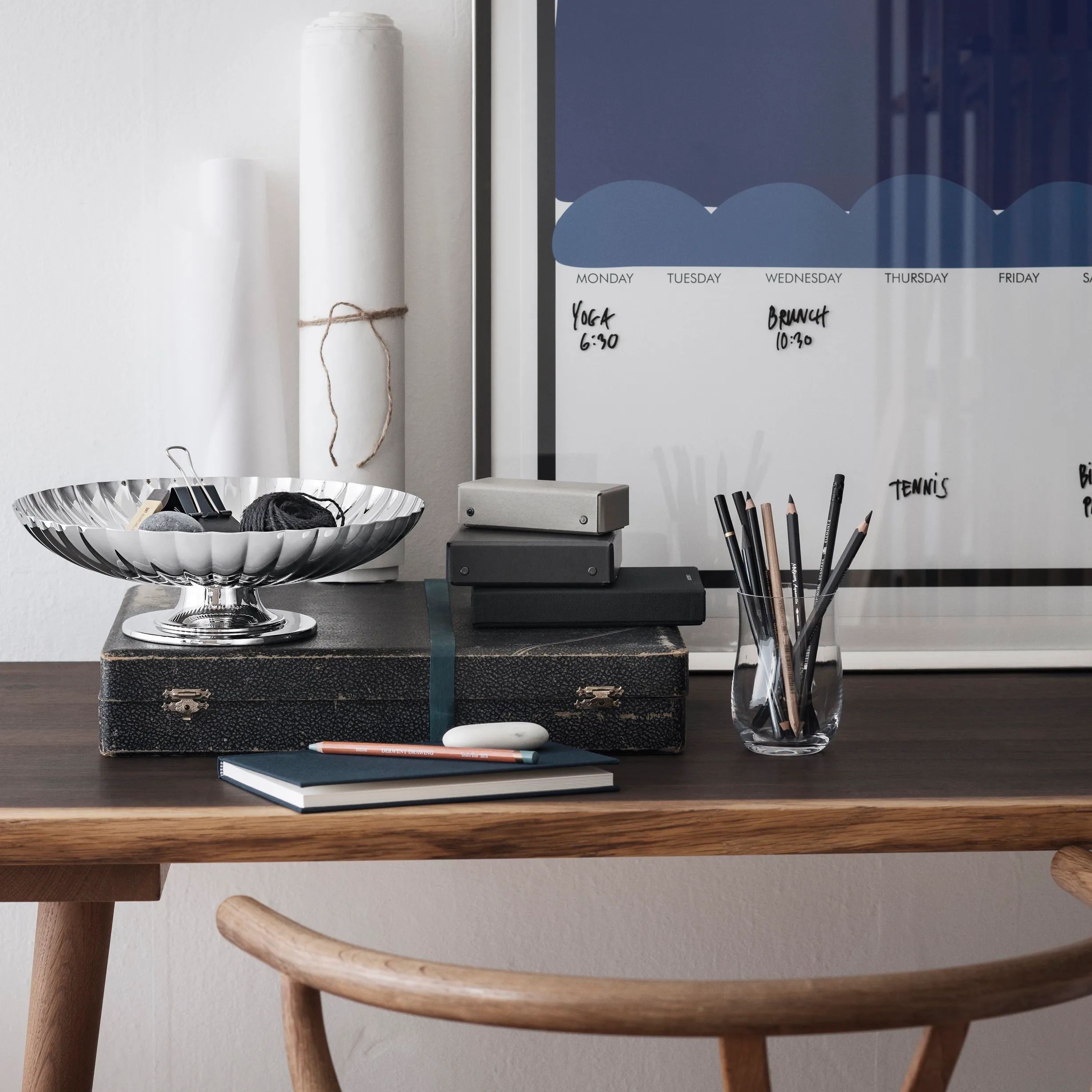 bernadotte-serveringsfat-pa-fot view 2