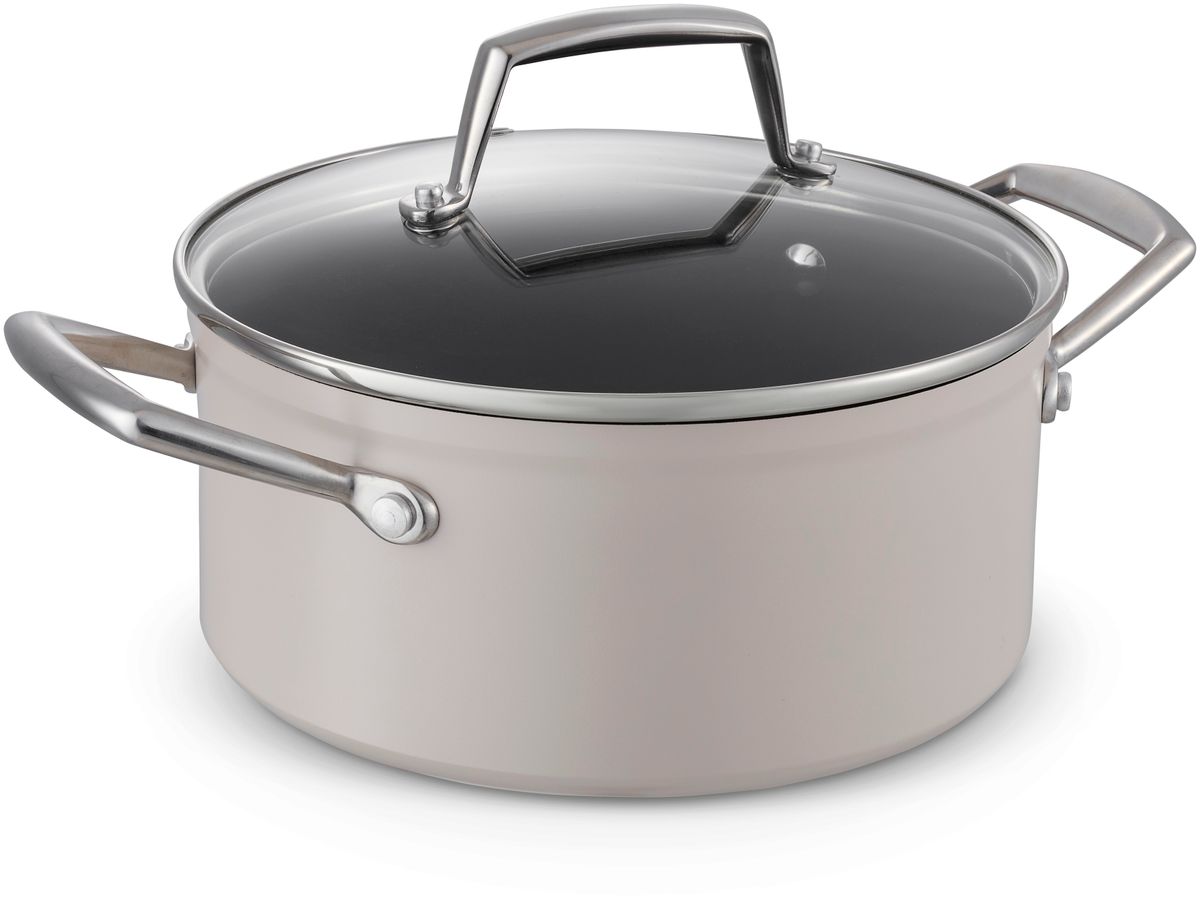 Tareq Taylor Vivian Gryta