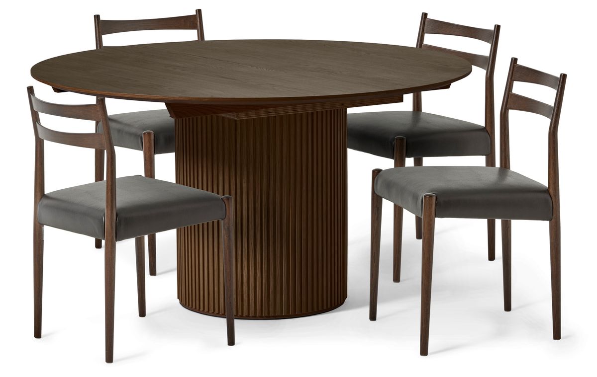 Astrid Matgrupp med 4 stolar Ines