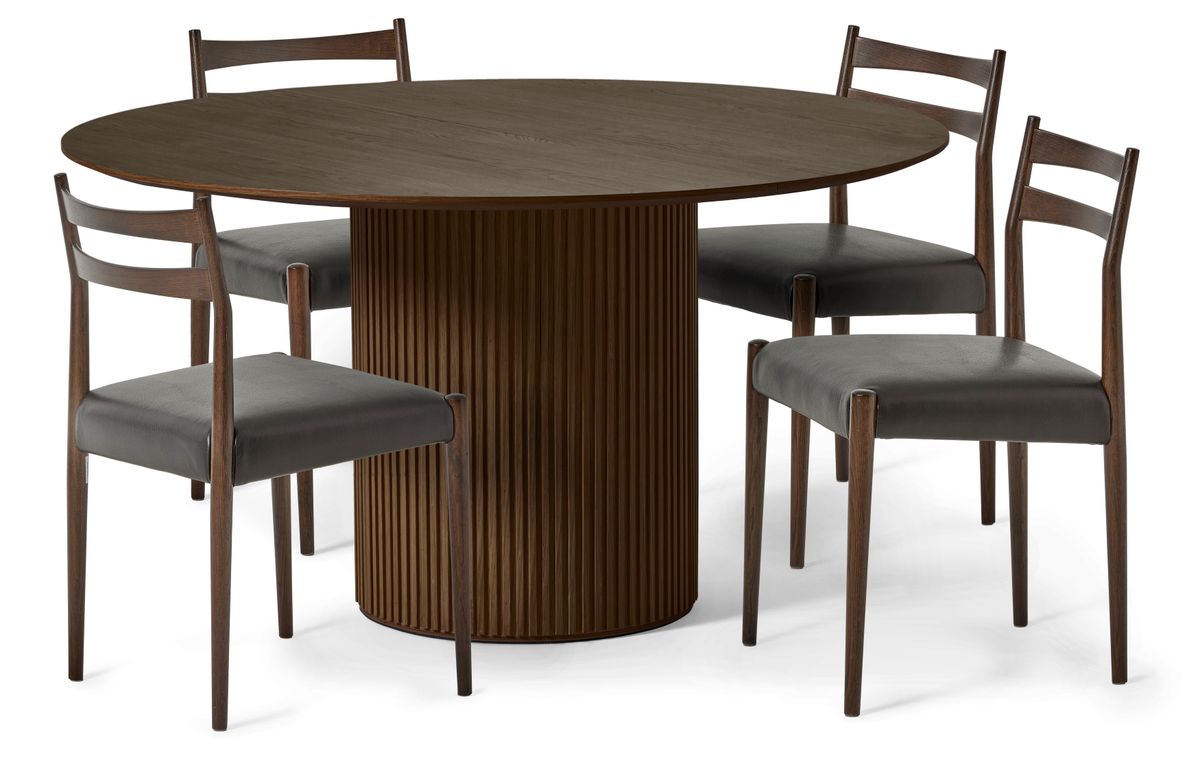 Astrid Matgrupp med 4 stolar Ines