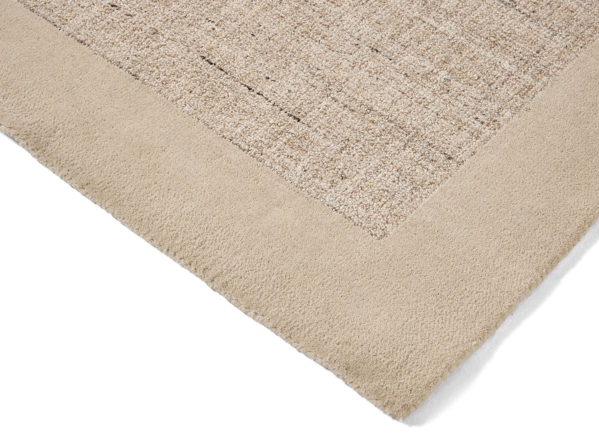 Ella Handtuftad view 2