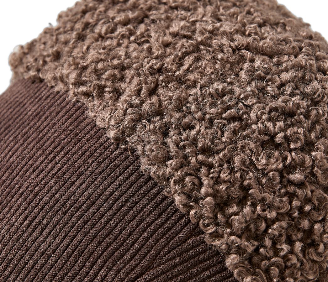 Curly Ekollon view 2